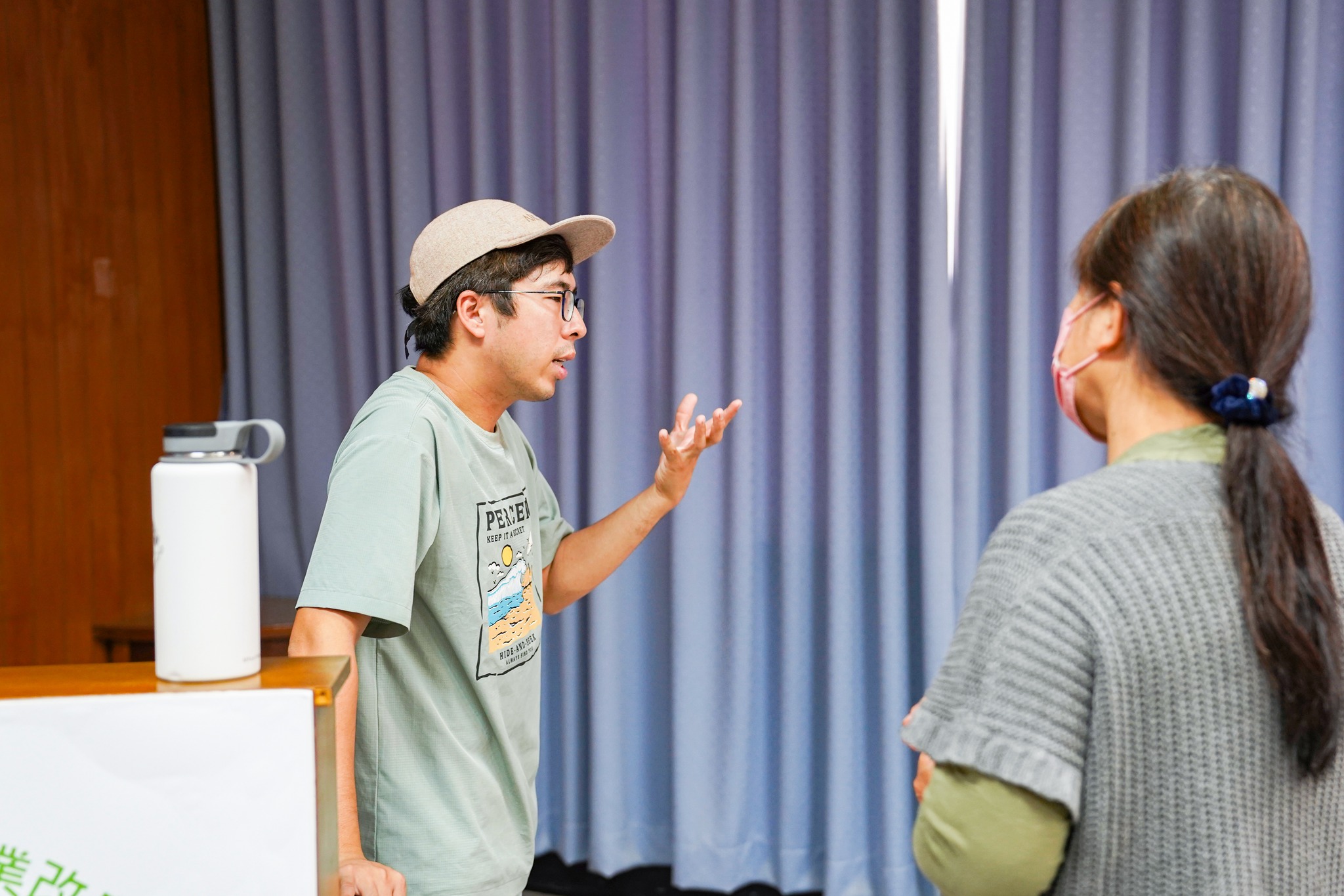 「宅栽工作室」陳兆倫創辦人於課後回應學員提問。