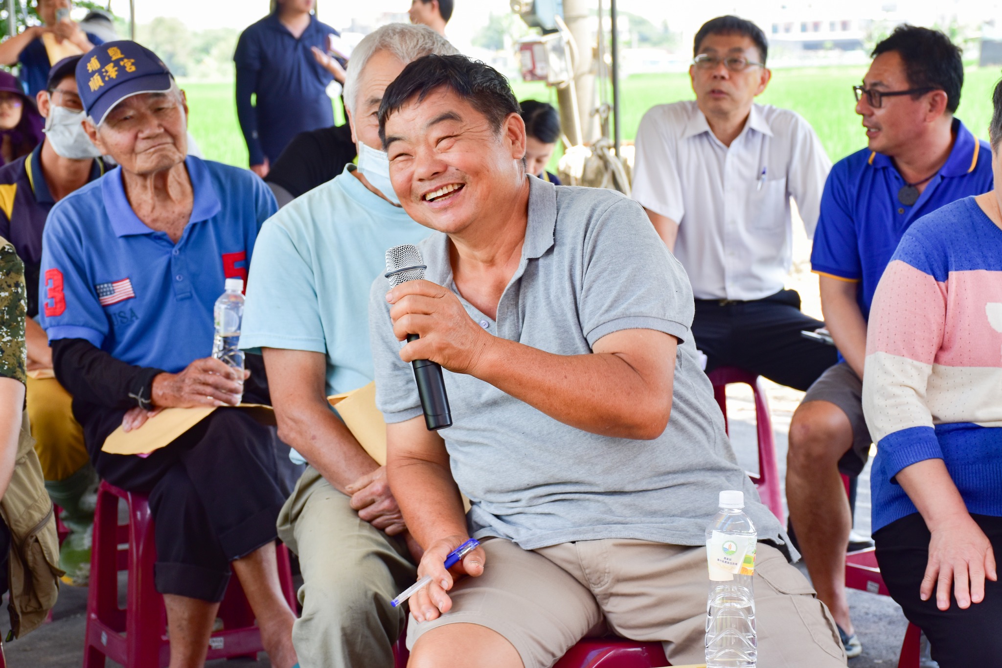 參與農友提出栽培及病蟲害管理問題進行熱烈討論。