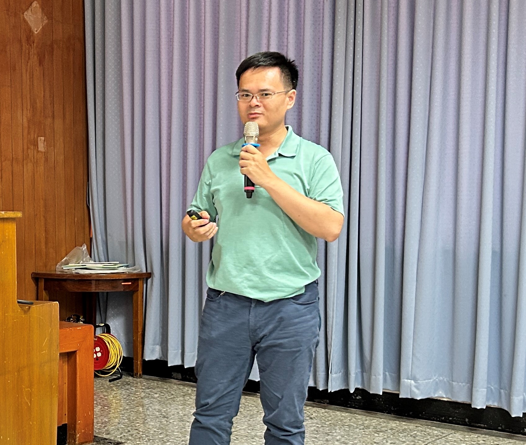 廖崇億助理研究員說明土壤增匯管理技術。