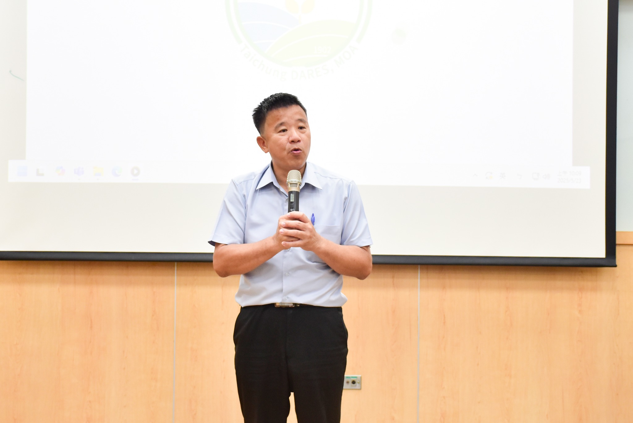 蕭政弘副場長致詞歡迎中興大學師生蒞臨。