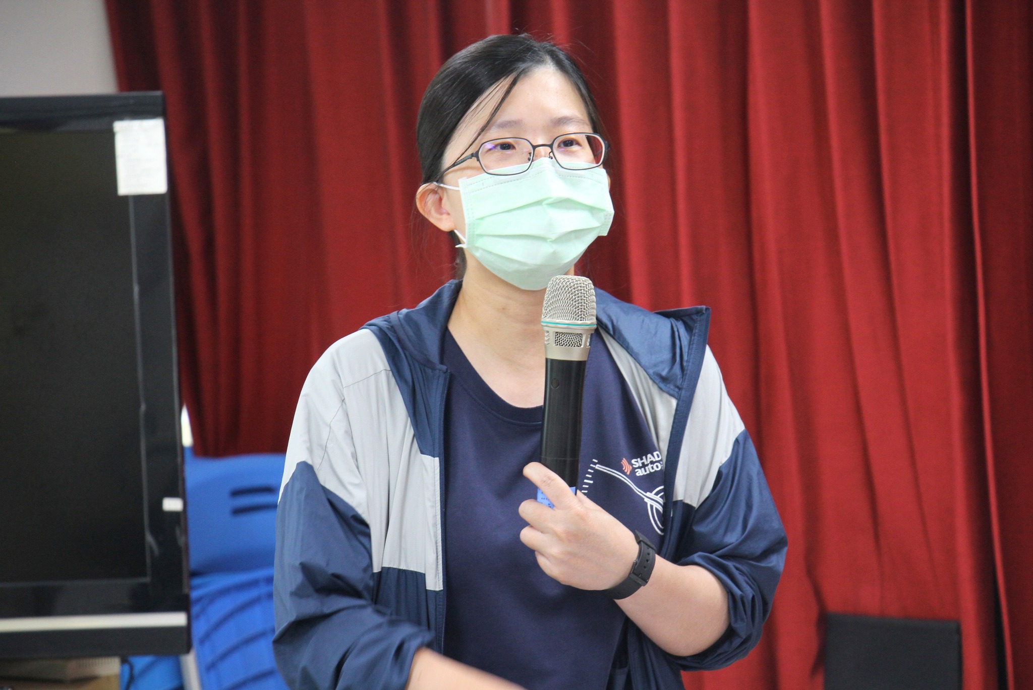 本場郭雅紋助理研究員講解果樹施肥技術。