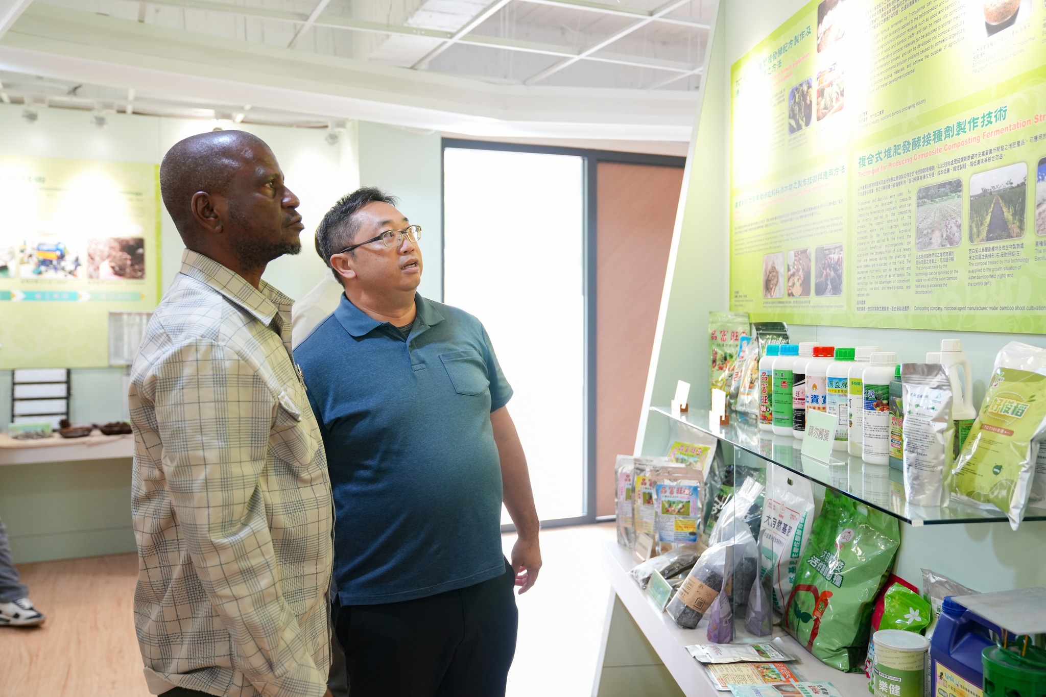 郭健志副研究員介紹本場生物製劑相關研究成果。