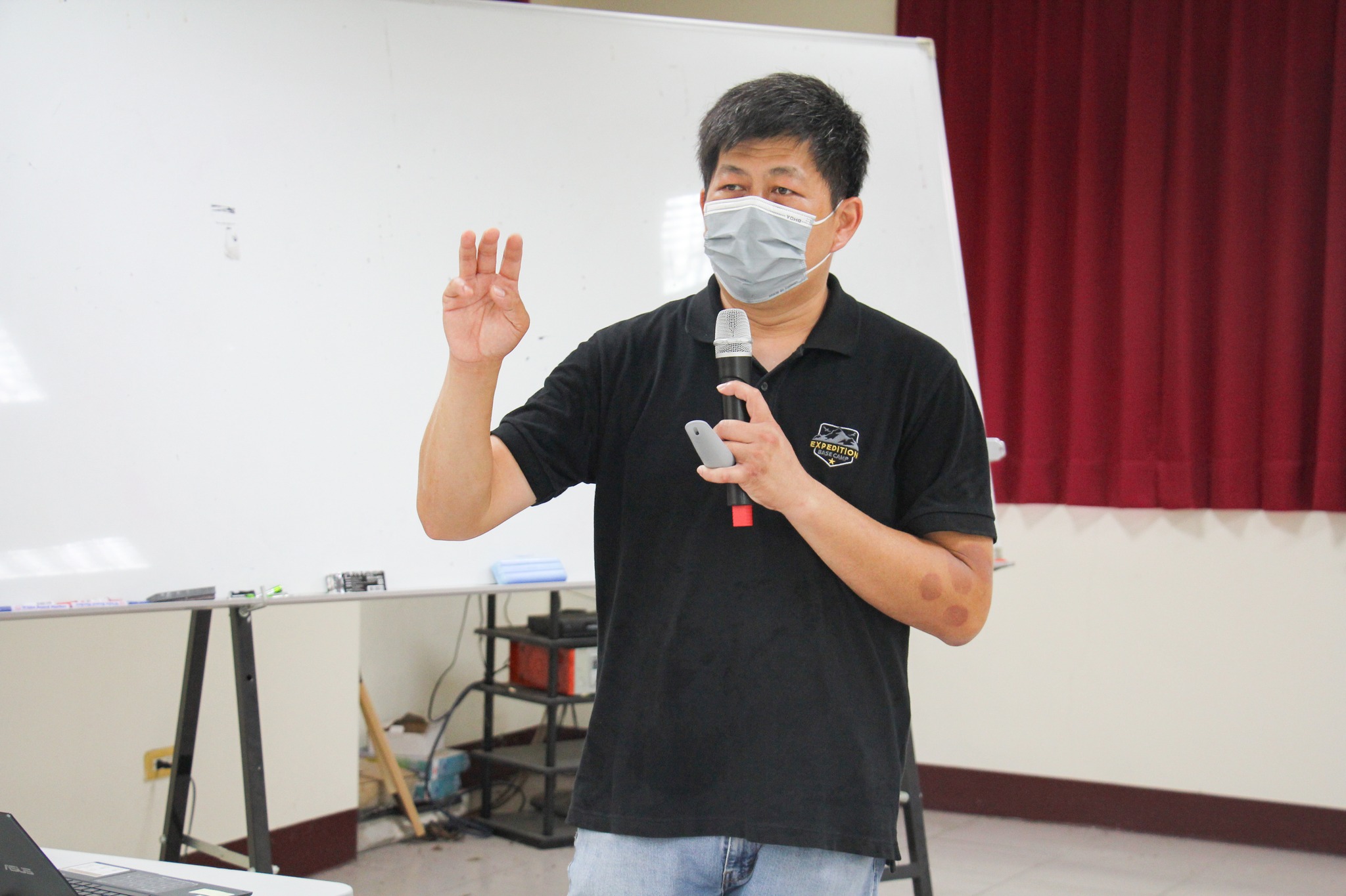 本場藍玄錦助理研究員講解微生物資材配製及應用。