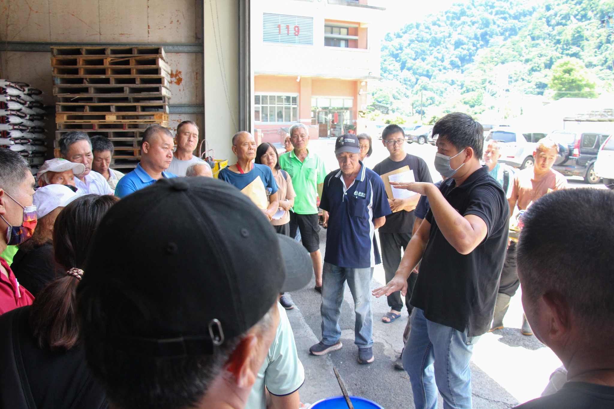 本場藍玄錦助理研究員講解微生物資材配製及應用。