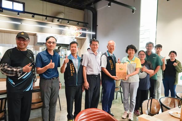 06月11日 楊宏瑛場長訪視轄區百大青農與農會