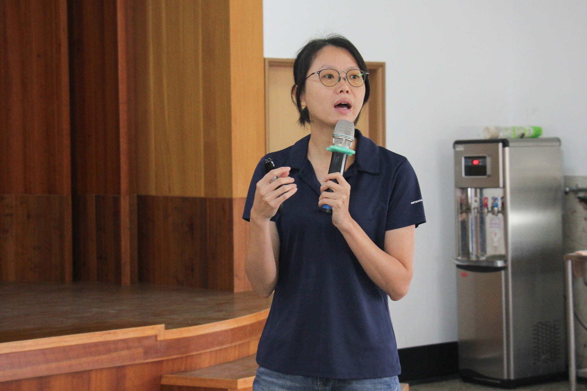 吳庭嘉助理研究員介紹番石榴栽培管理及外銷供果園之整備。