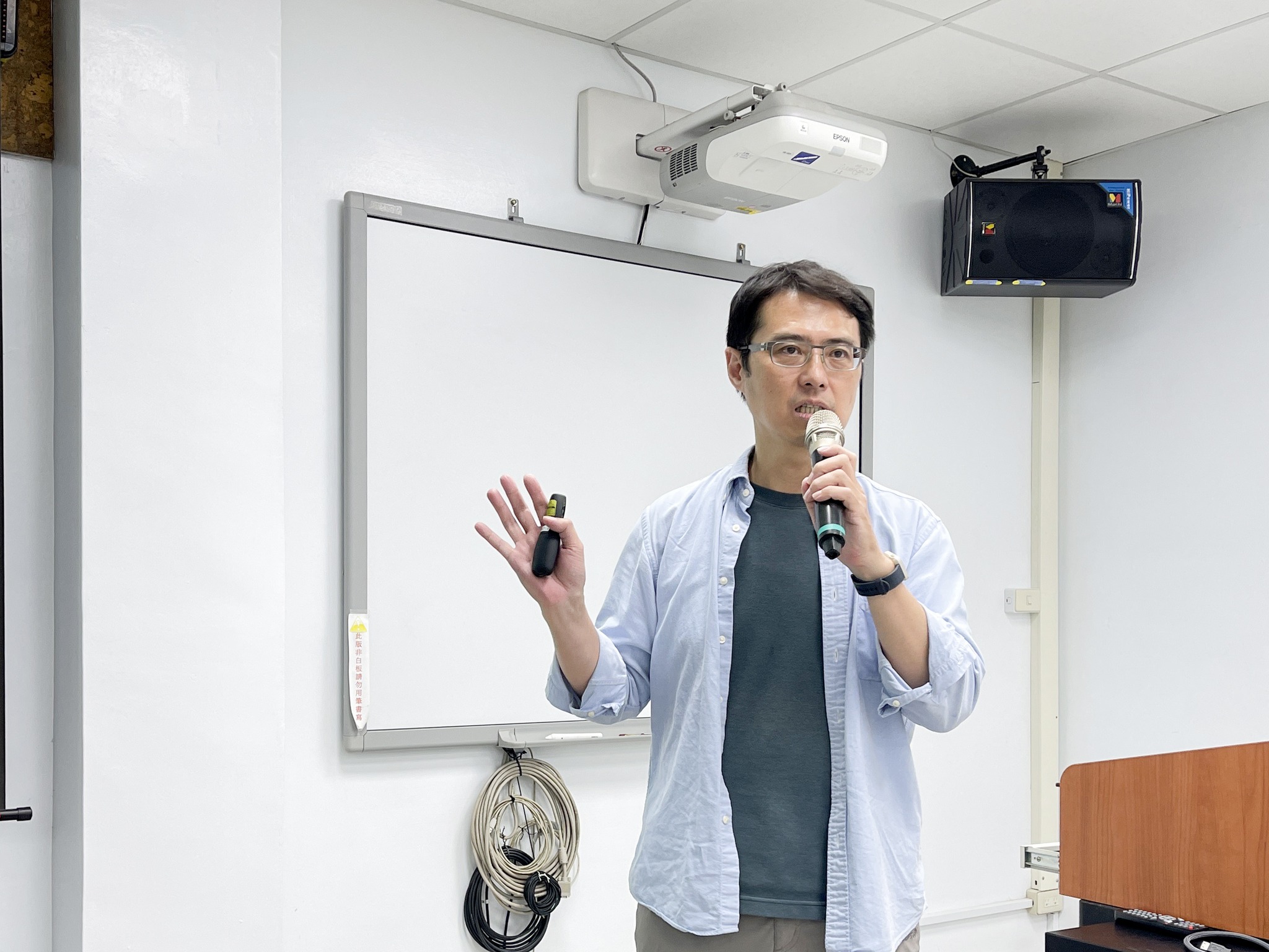 桃園農改良場戴介三助理研究員講授「飲食生活與文化」。