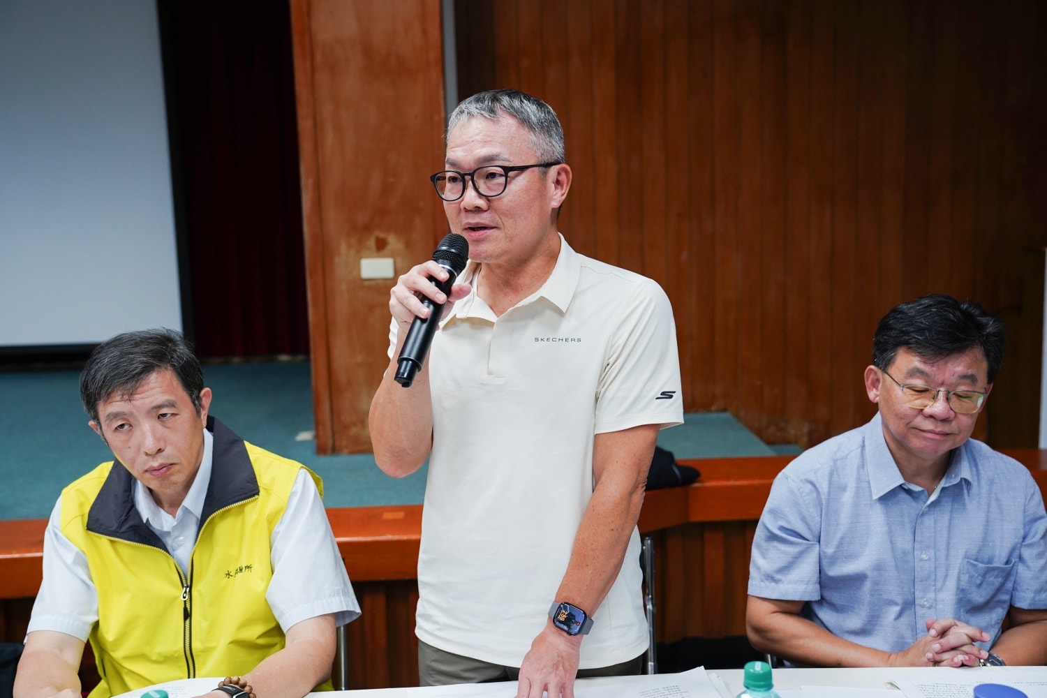 漁業署趙守堯簡任技正出席會議並回應提問。