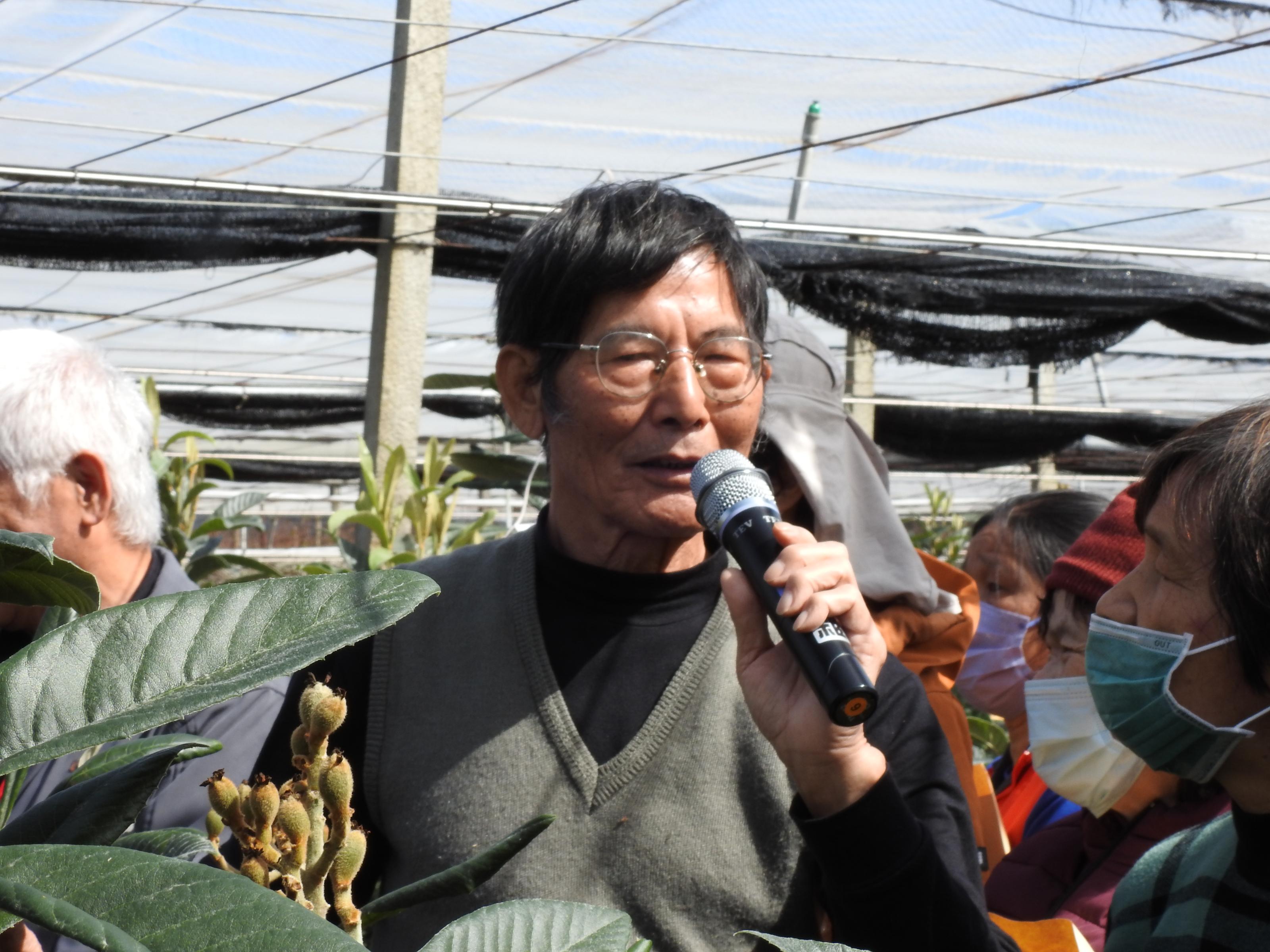 吳慶源班長分享設施枇杷微噴霧技術使用時機及成效。