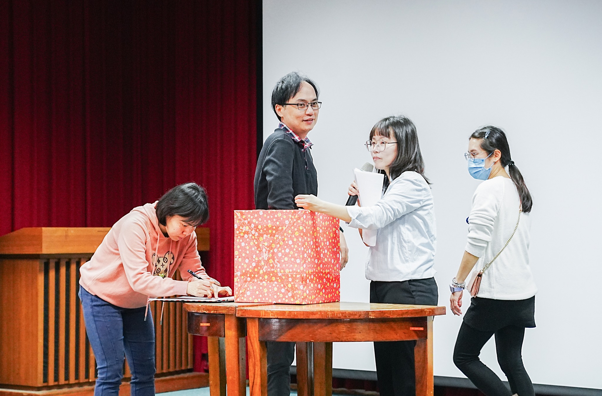 114年度年終工作檢討會暨員工聯誼活動-10