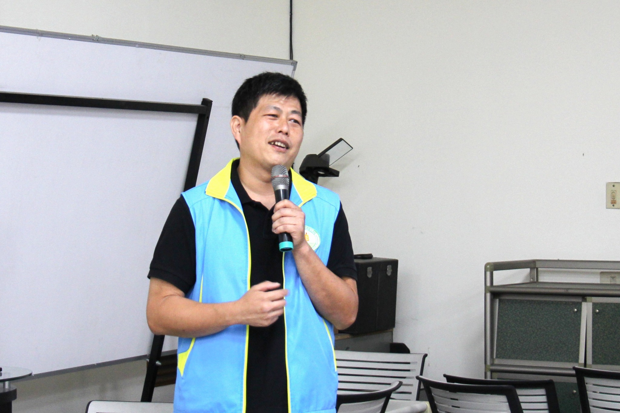 藍玄錦副研究員介紹農業生產剩餘物質循環再利用技術。