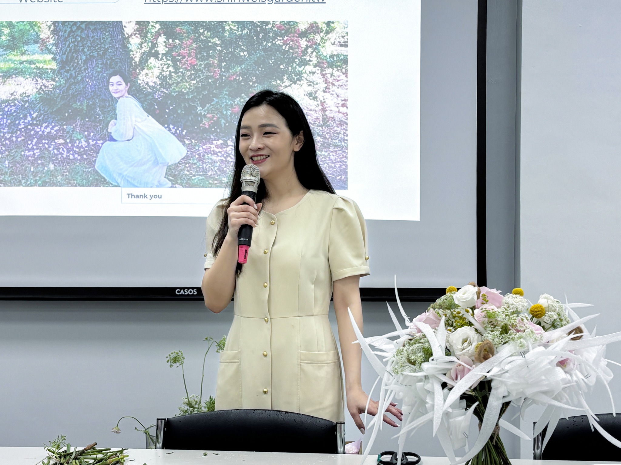 蘇時葳花藝師應用環保材料與花藝結合之作品。