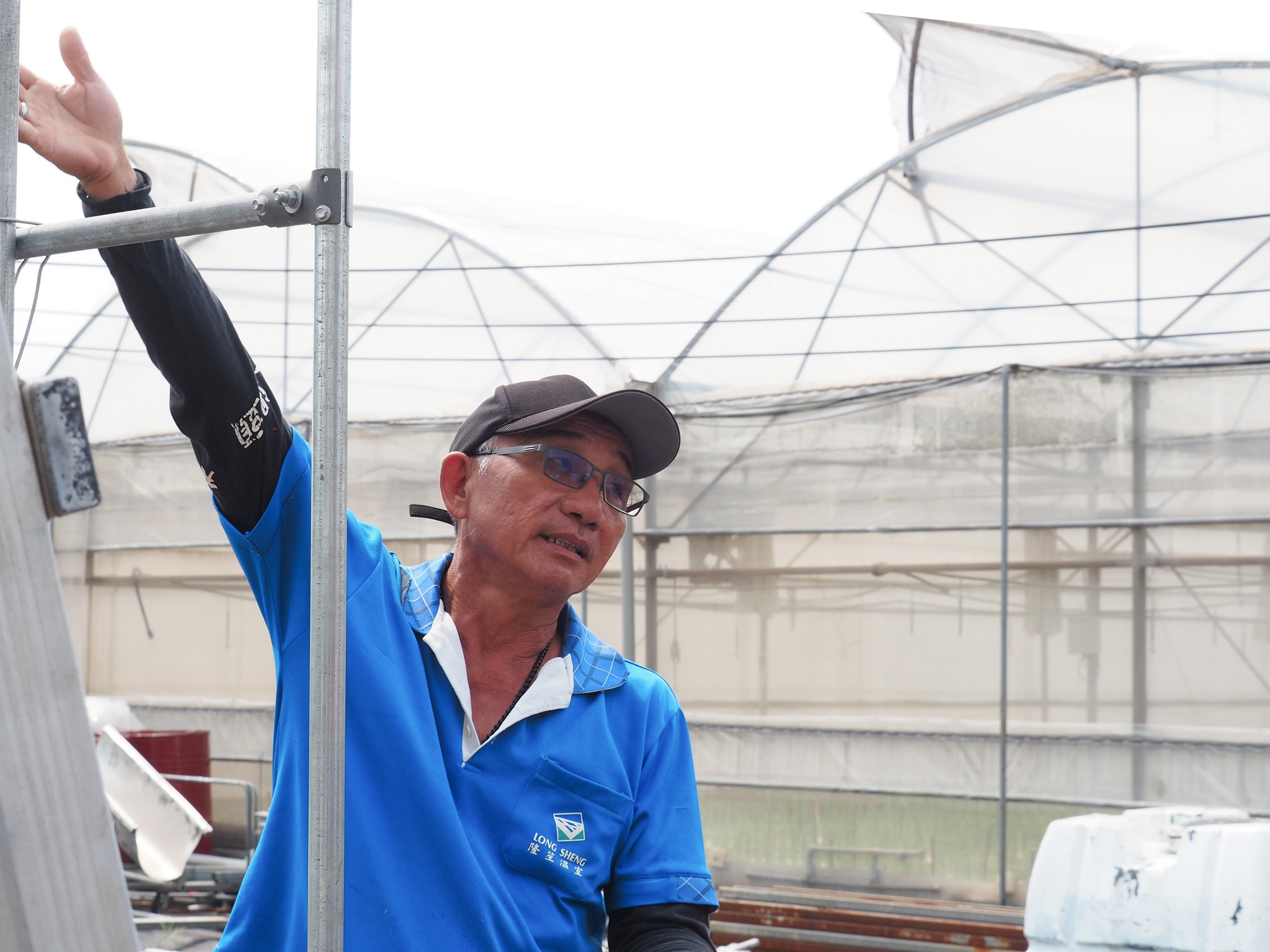 陳祈亨先生說明錏管連接技巧。