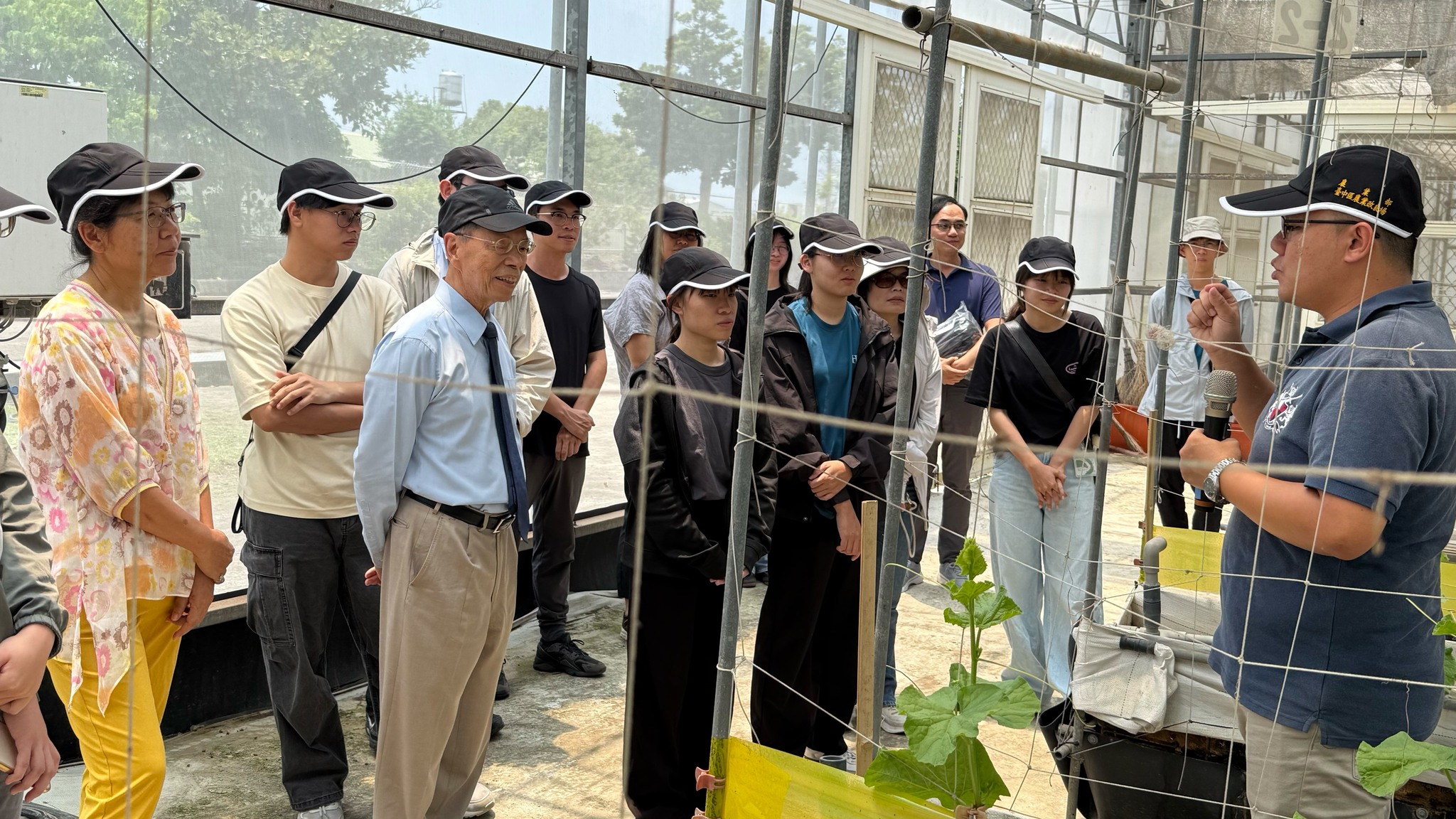 歡迎國立中興大學園藝學系師生一行 參訪本場及彰化縣園藝產業-5