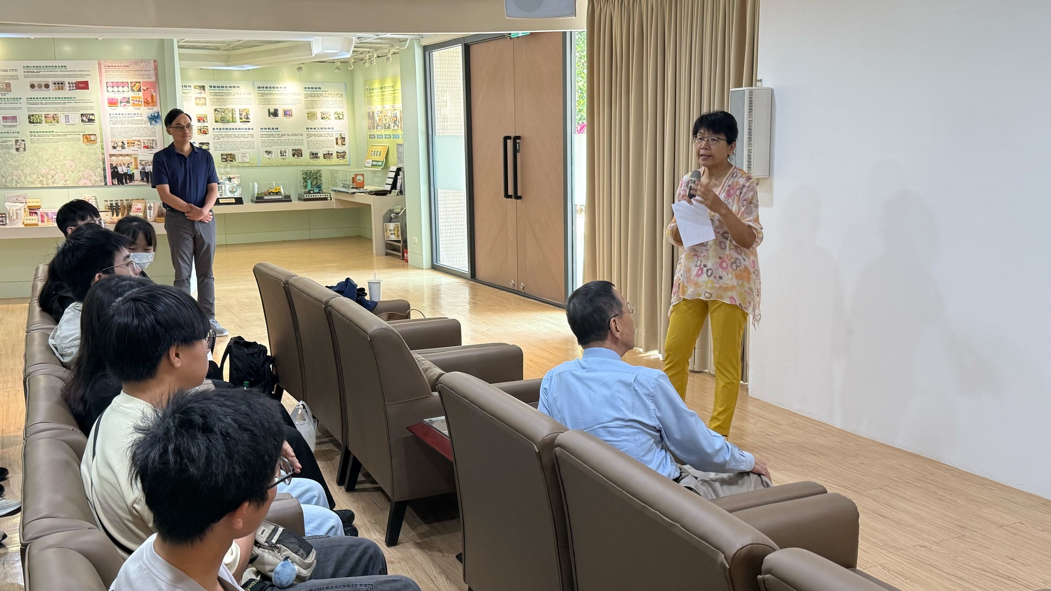 歡迎國立中興大學園藝學系師生一行 參訪本場及彰化縣園藝產業-6