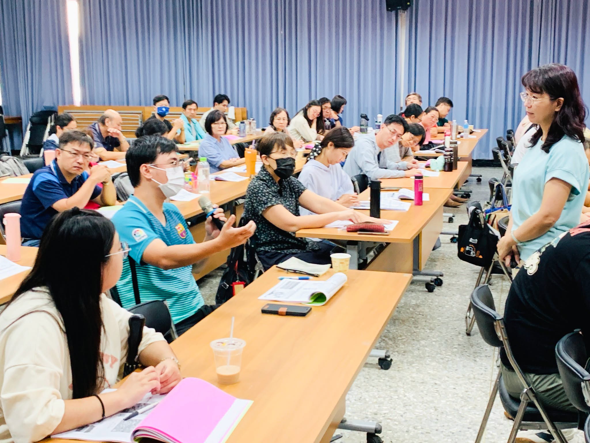 本場曾康綺副研究員與學員互動討論問題。