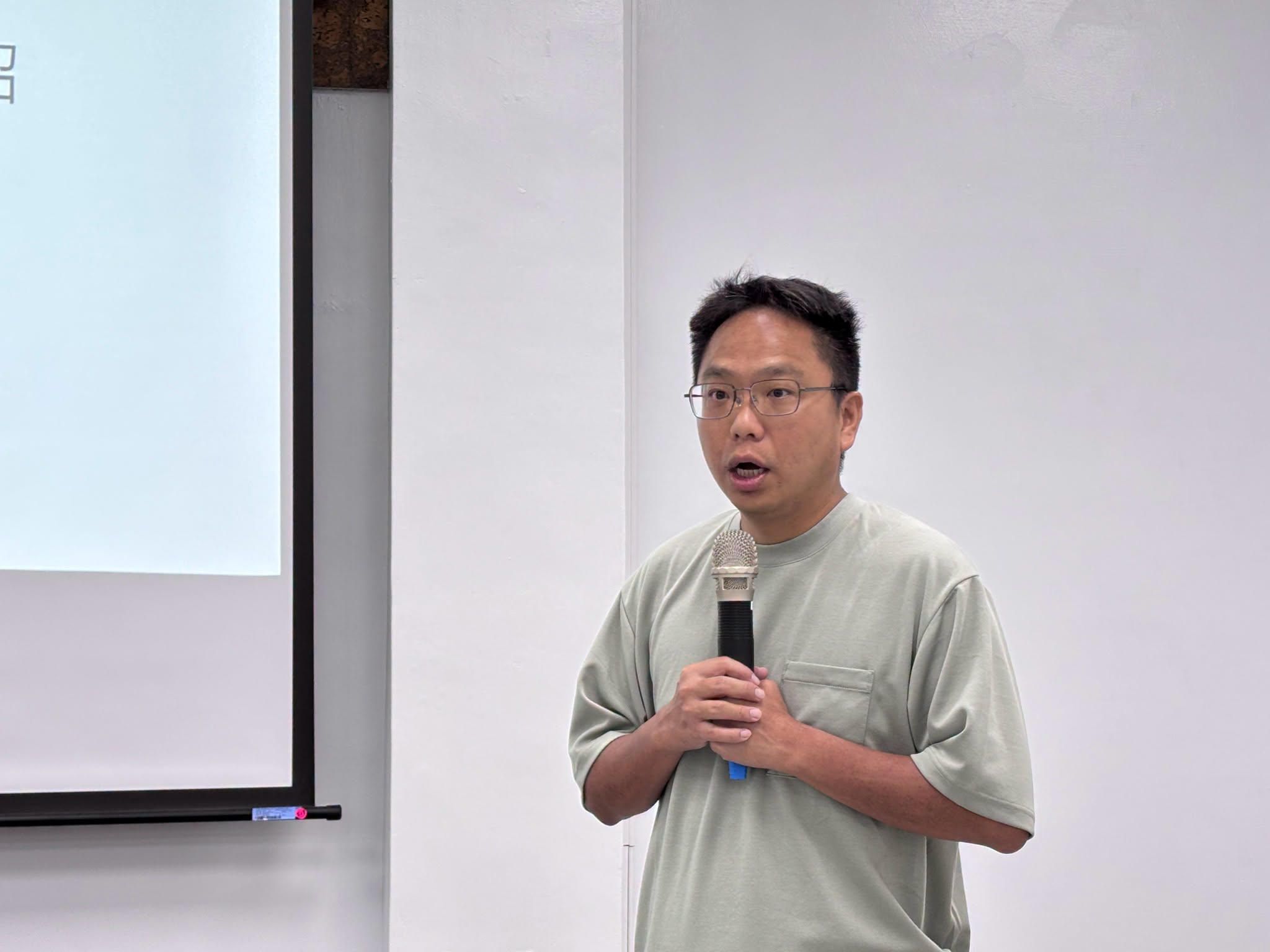 張金元副研究員介紹「智慧農業與農業控制理論」。