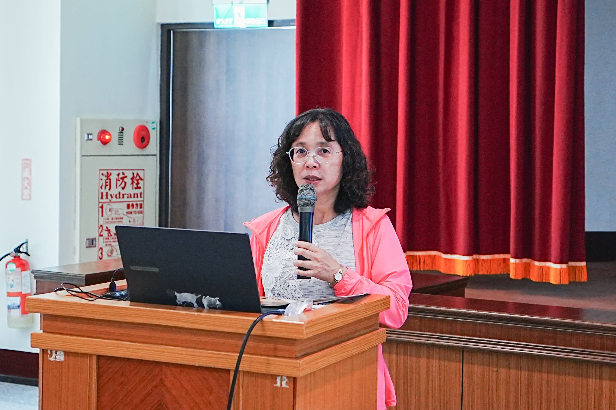 本場陳世芳研究員說明一站掌握淨零排放資訊。