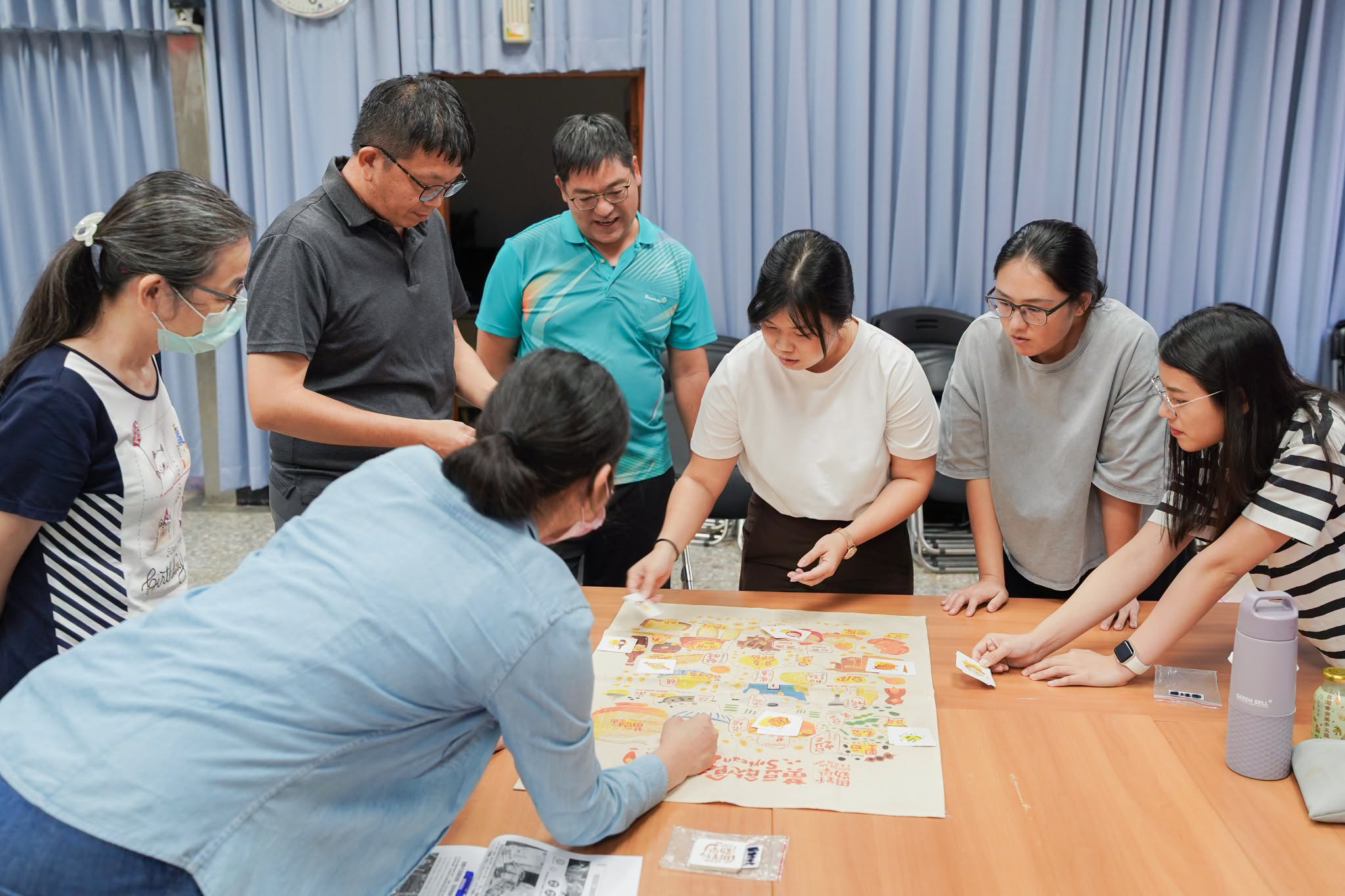 學員透過桌遊認識大豆的飲食知識。