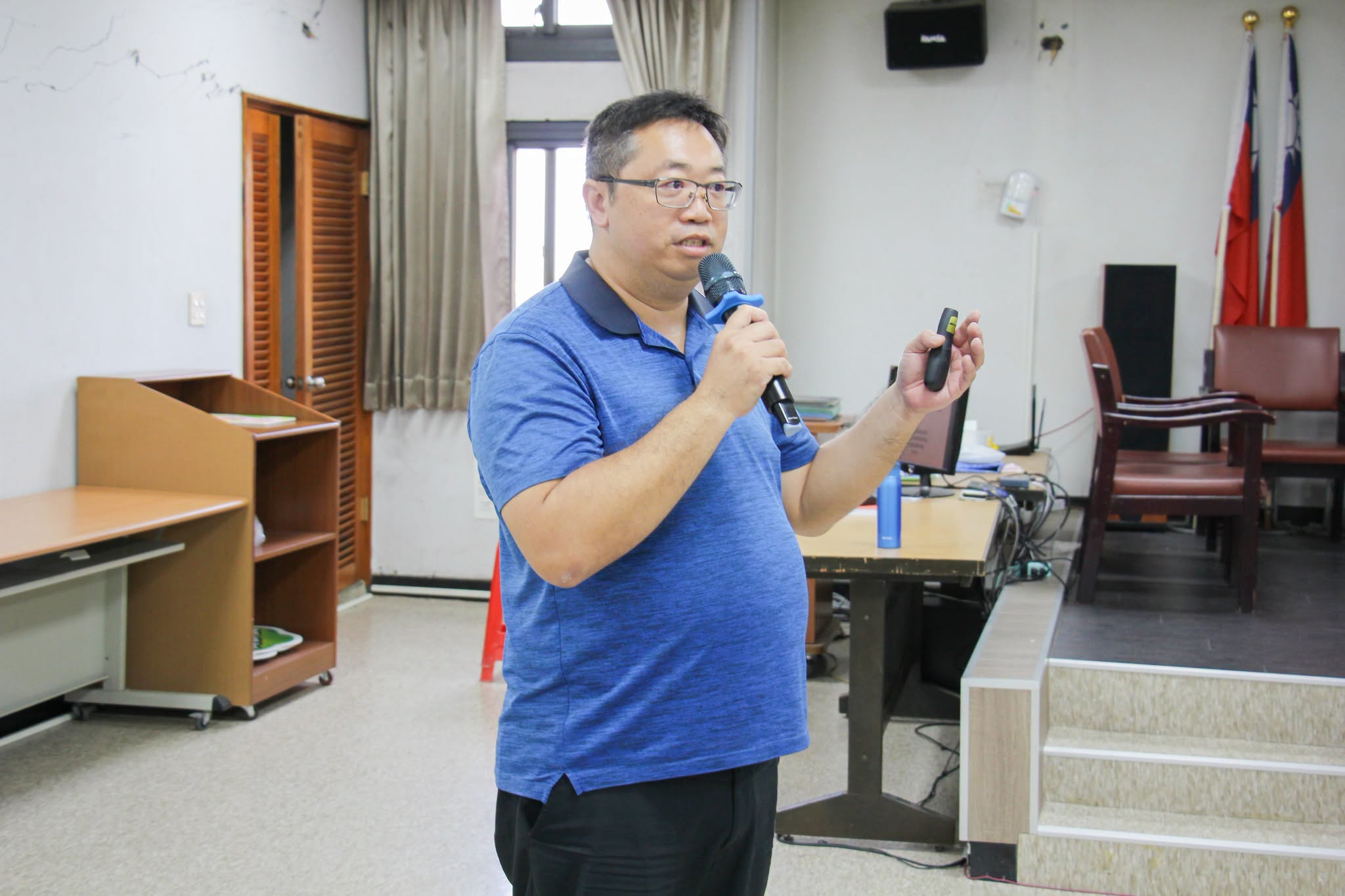 郭建志副研究員講解二期稻作病蟲害綜合管理。