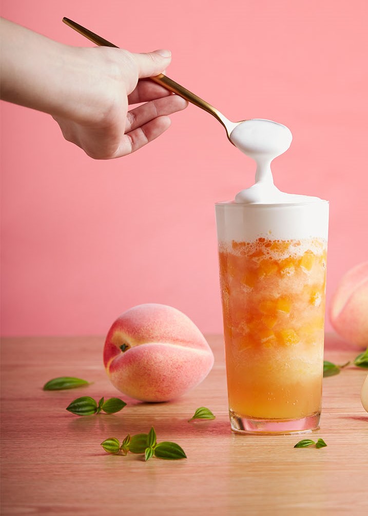 臺中農改場與飲料業者「Mr. Wish 鮮果茶玩家」合作開發漸層飲料，呈現滿滿的少女系粉紅色