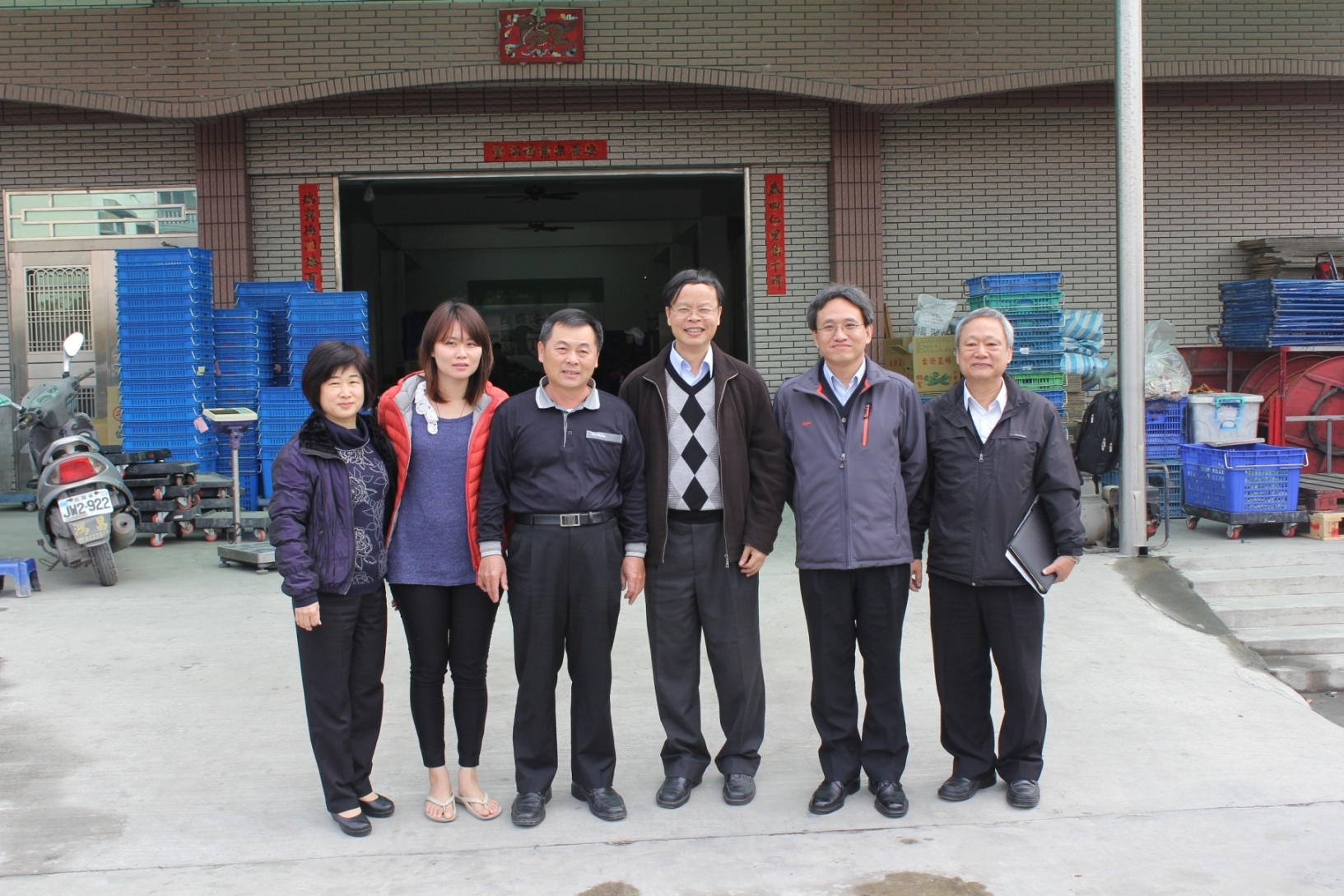 本場林學詩場長、農委會郭坤 峯 科長與永靖鄉農會林秀惠總幹事拜訪台盛農場