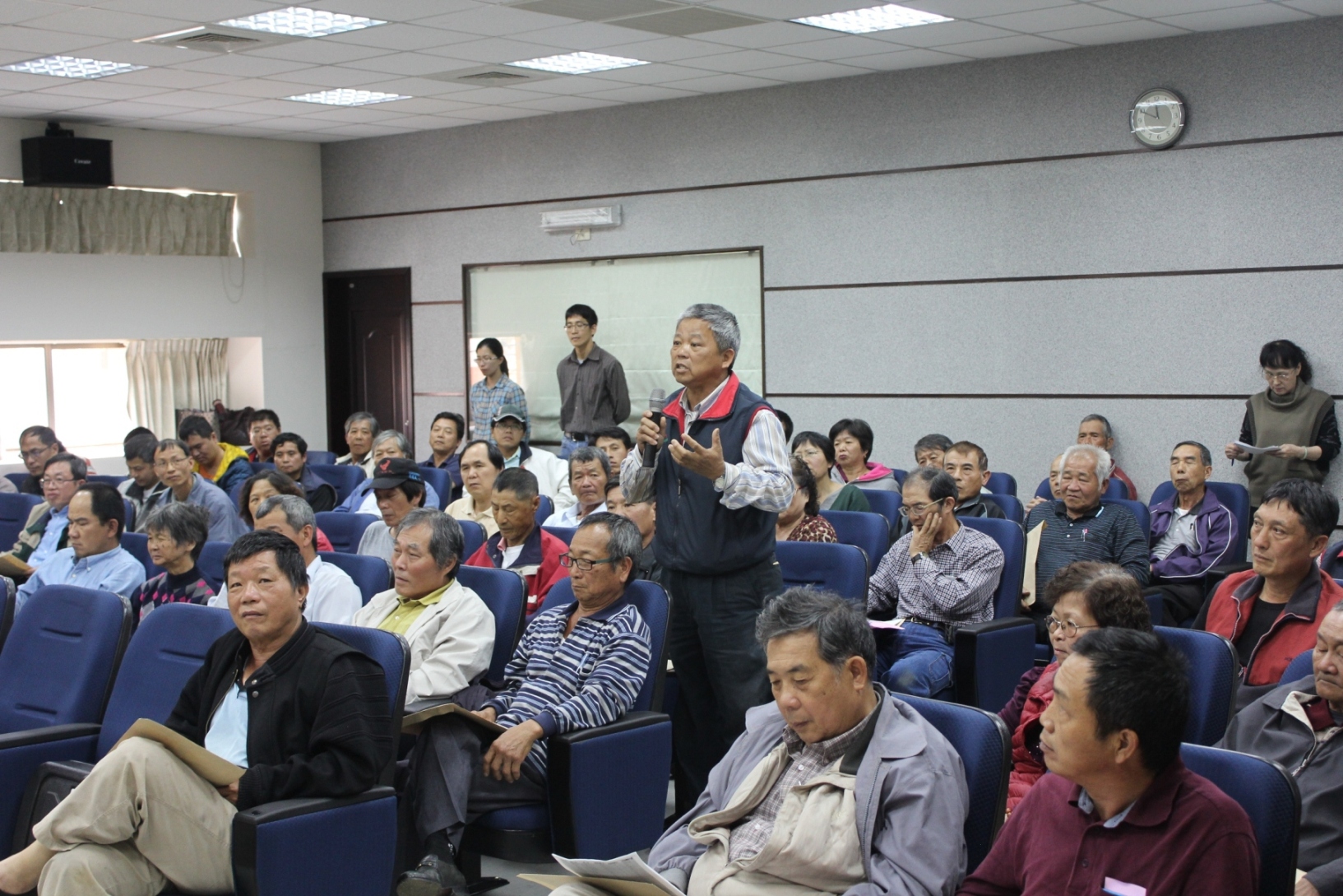 座談會現場農友反應熱烈，針對農業建設提出相關建議 