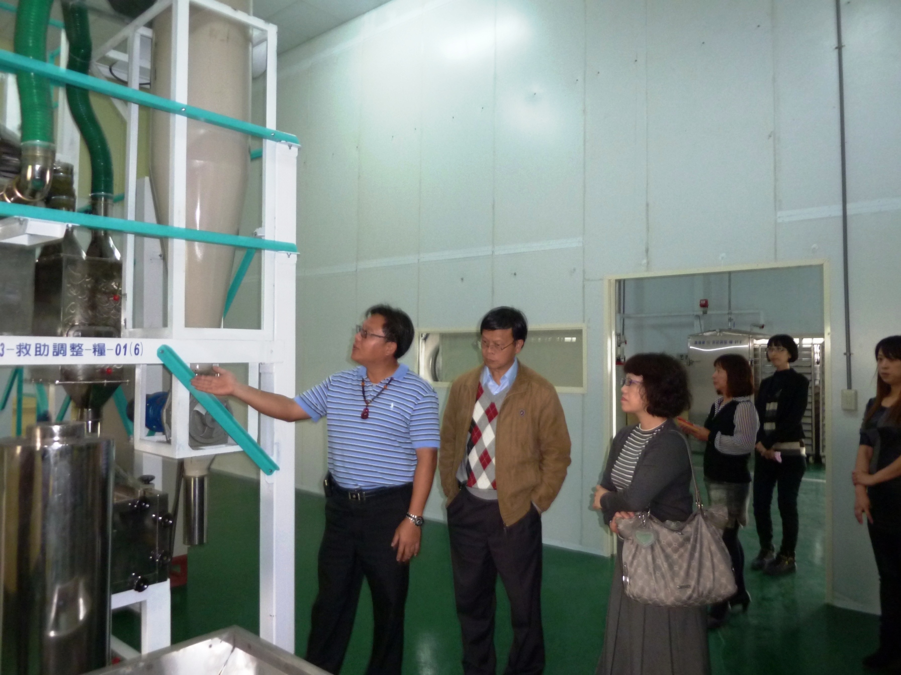 蕎麥產銷班林志騰班長介紹韃靼蕎麥產業發展以及蕎麥脫殼機與其他相關設備