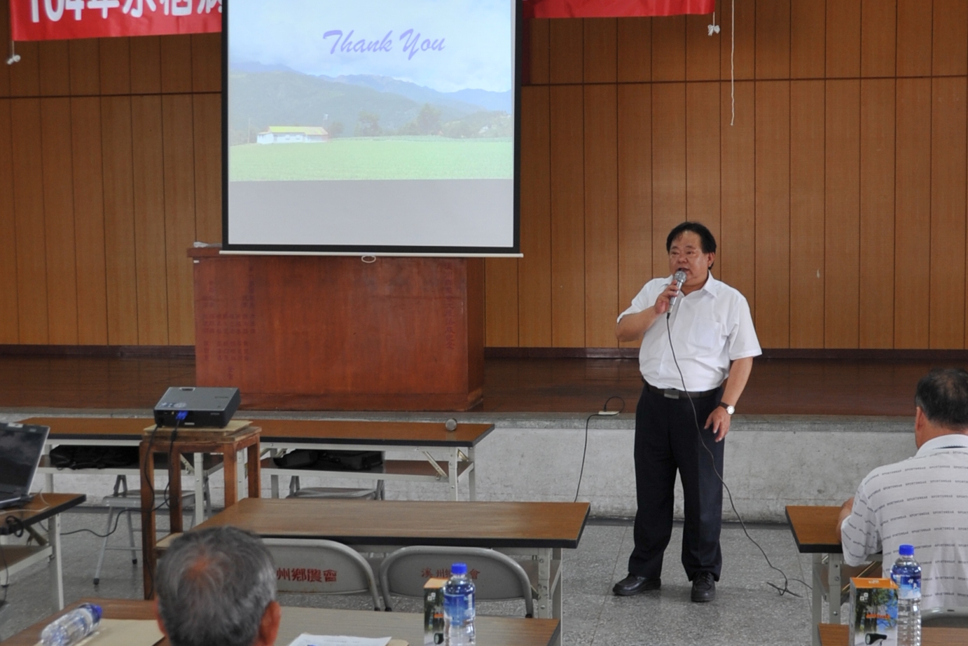 彭總幹事顯賦說明溪州鄉農會對農民從事農業生產所需資材的協助情形