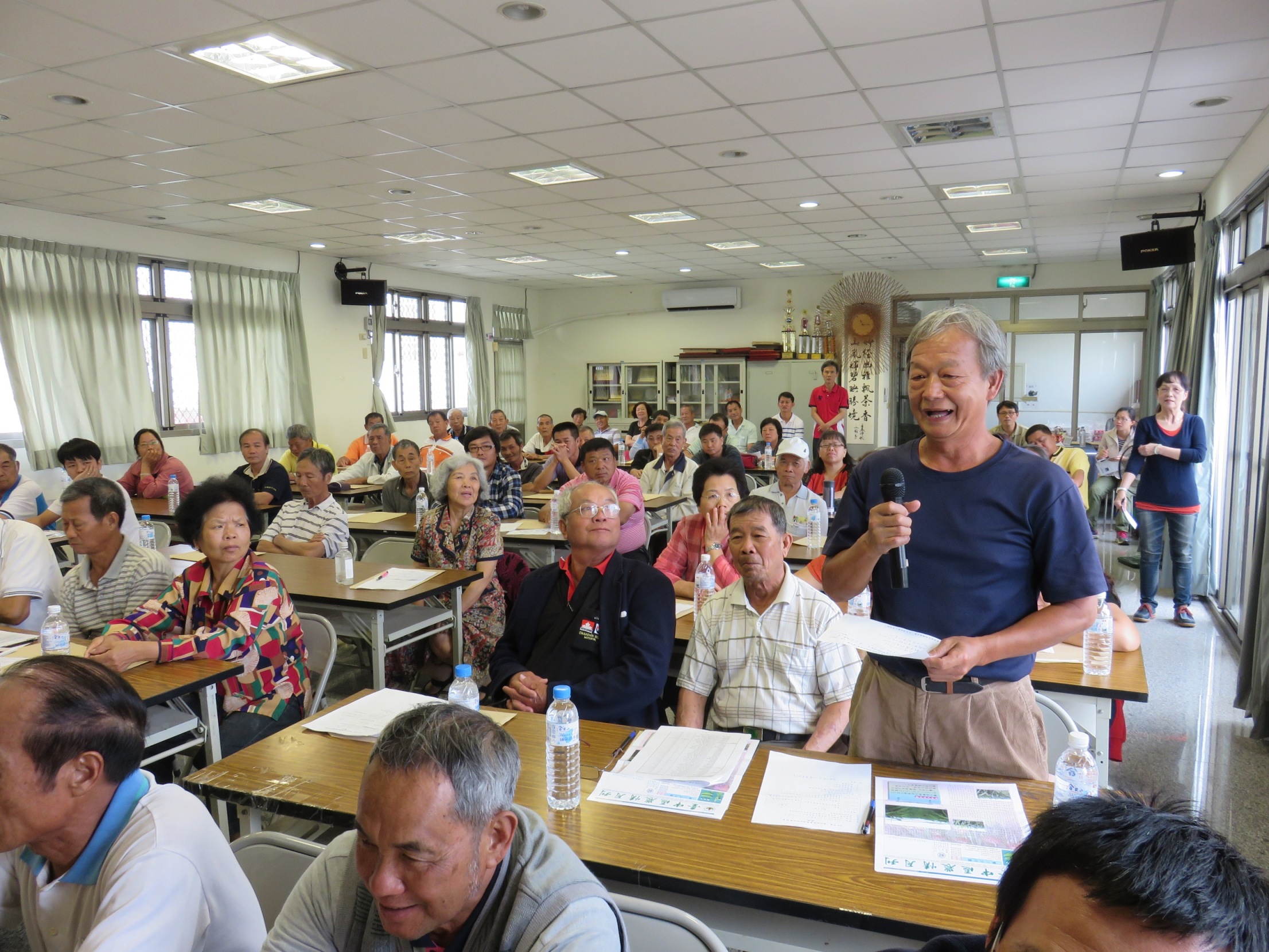 座談會現場座無虛席，農民反應熱烈並提出建言