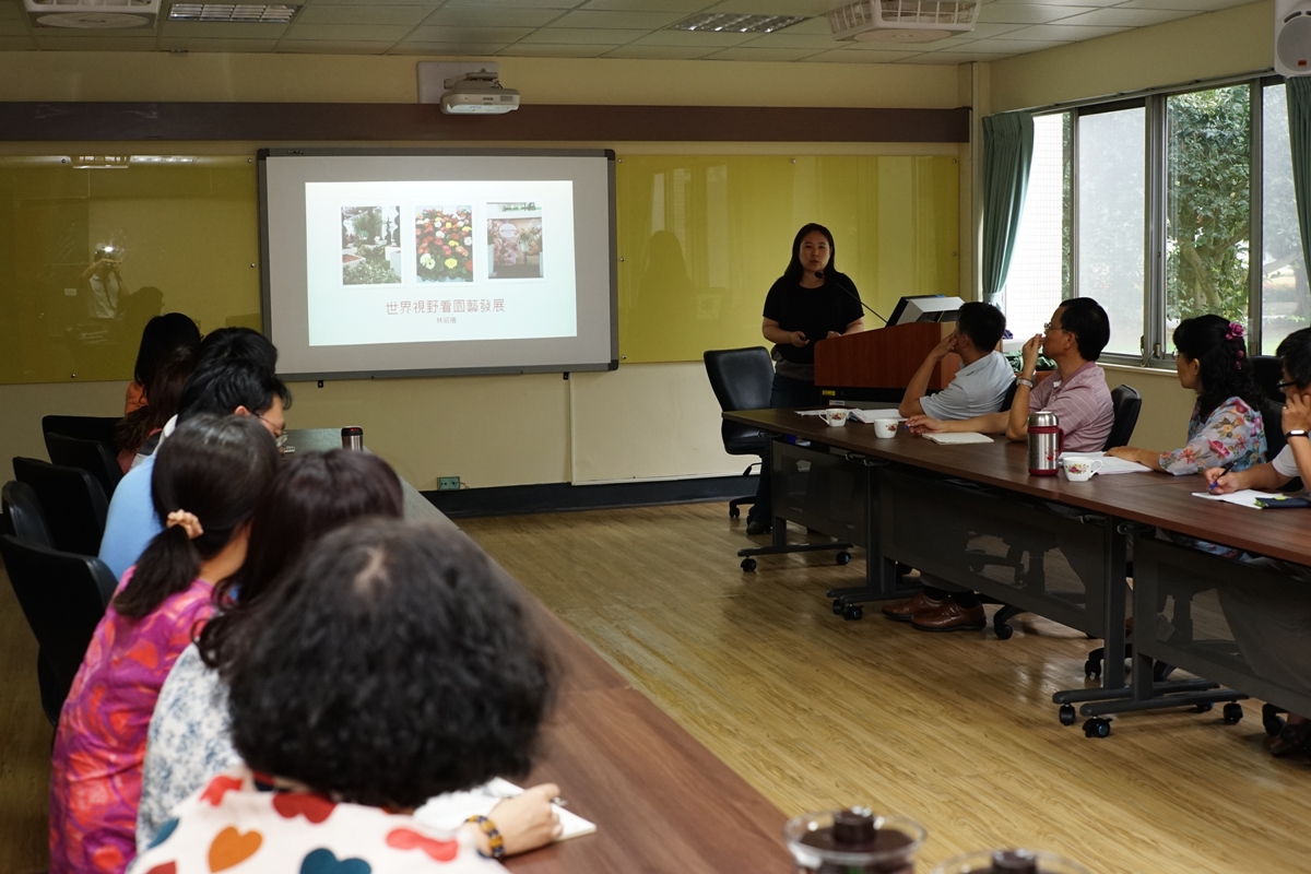 荷蘭 RijnPlant 亞太區業務經理林昭儀小姐演講