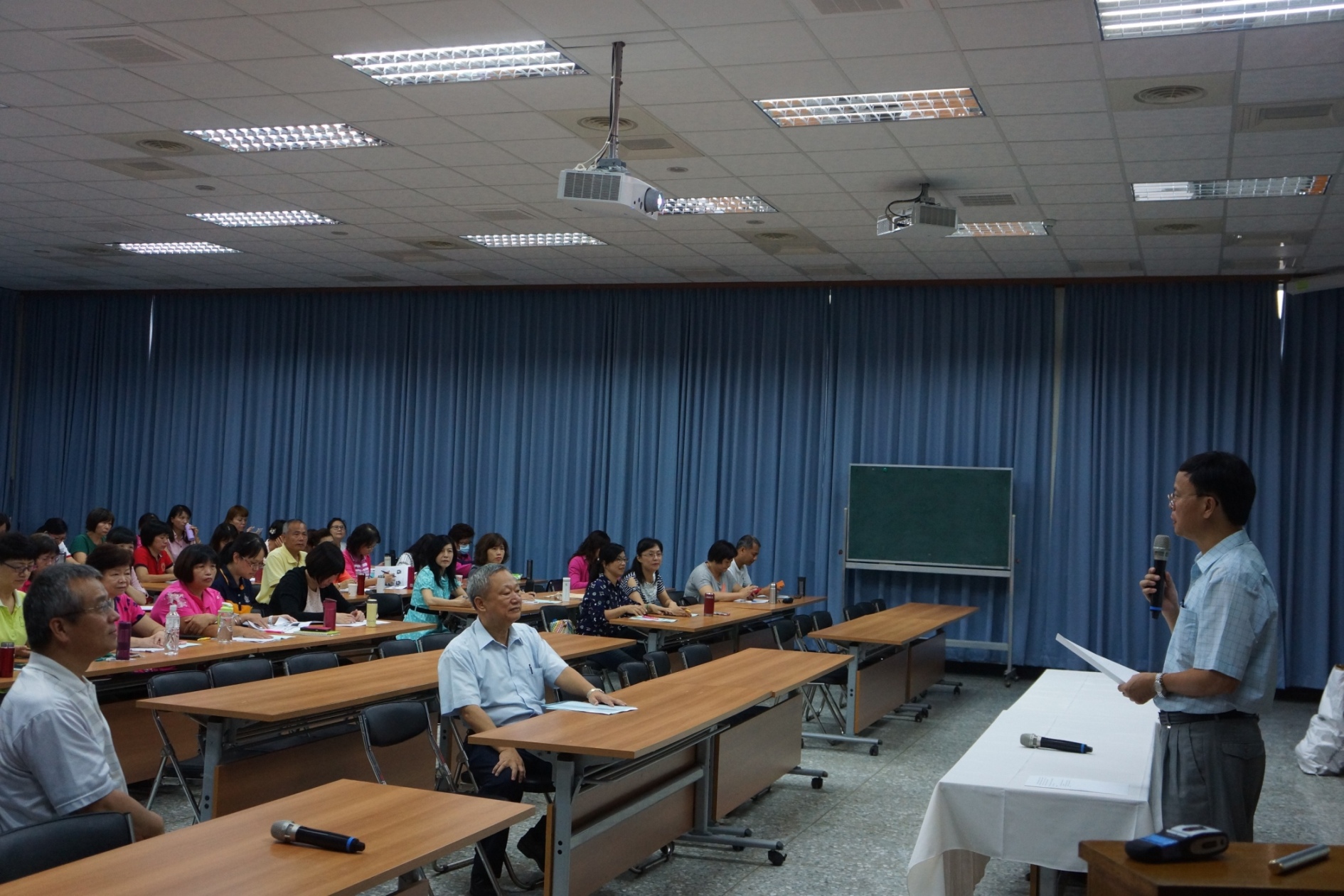 本場林學詩場長主持開訓，期勉家政人員努力學習