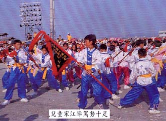 兒童宋江陣架勢十足