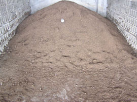 施用有機質肥料可以有效改良土壤理化性質